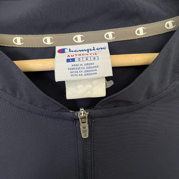 Vintage Champion Windbreaker with Big Pocket and Unzippable Sleeves - Picture 5 of 7